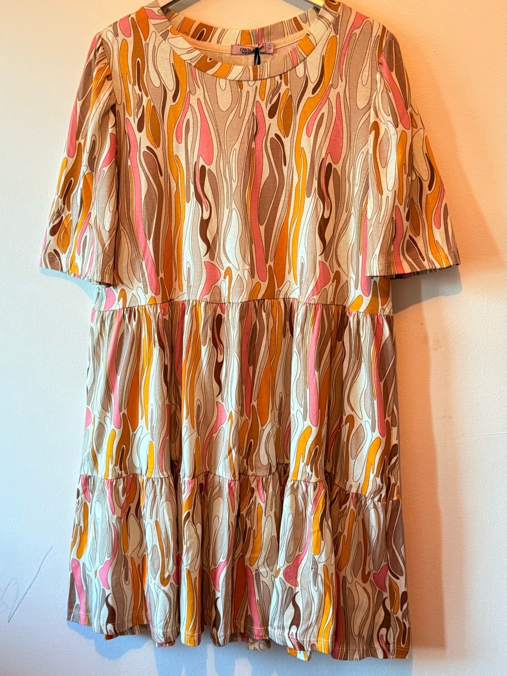Charming Multicolor Wave-Print Tiered Women's Dress
